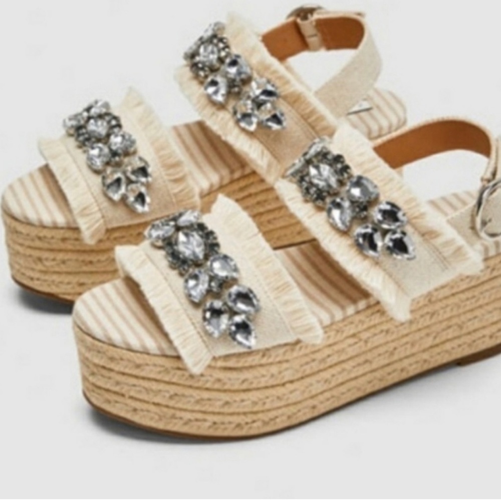 NWT Zara Trafaluc Platform Sandals. Sz7.5